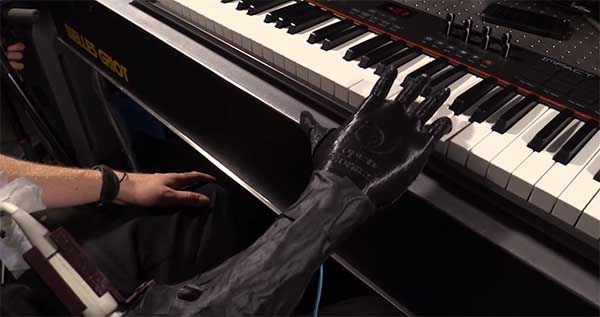 pianiste amputé main gauche